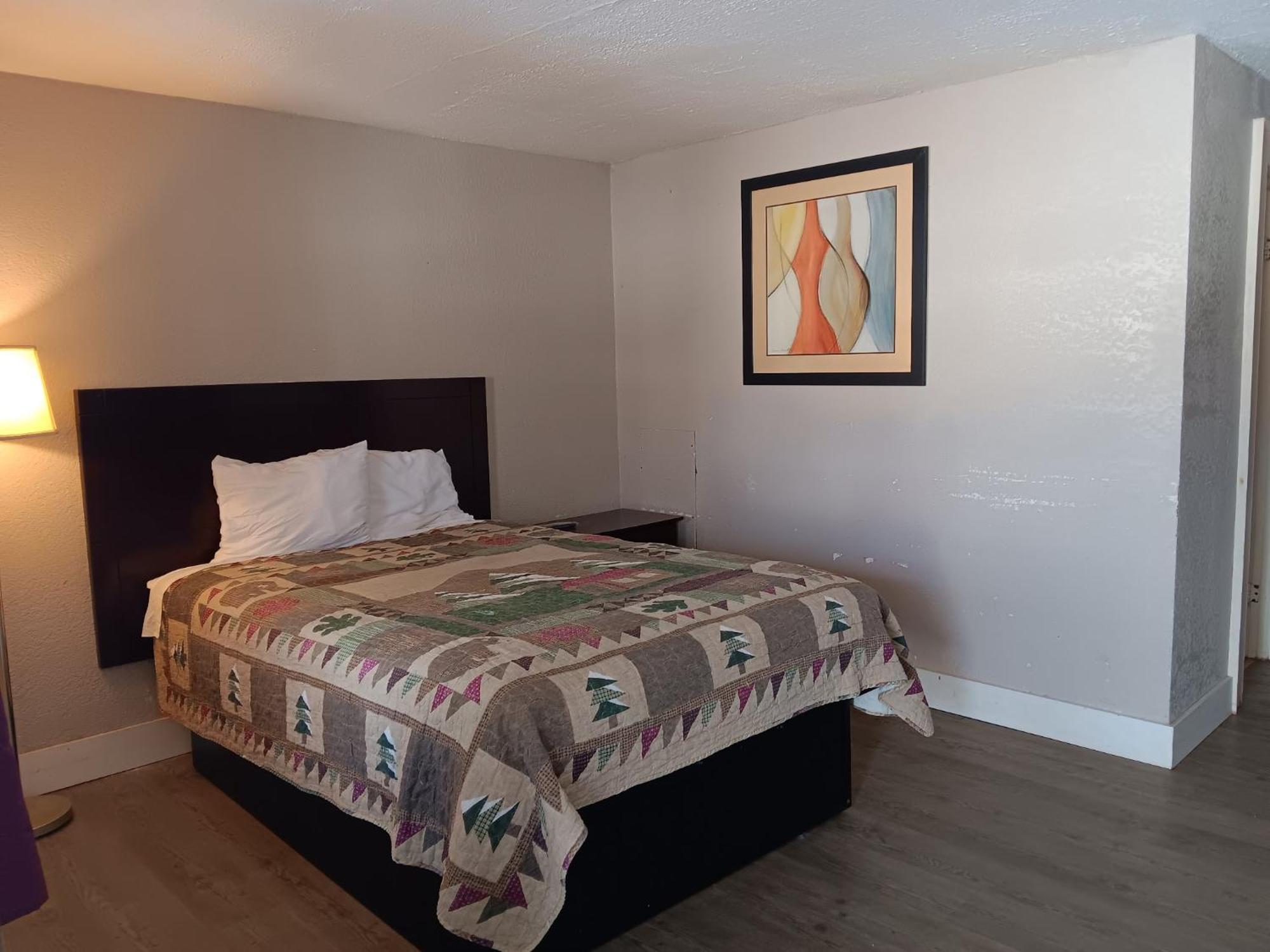 Oyo Sheldon'S Motel And Restaurant Keysville Экстерьер фото