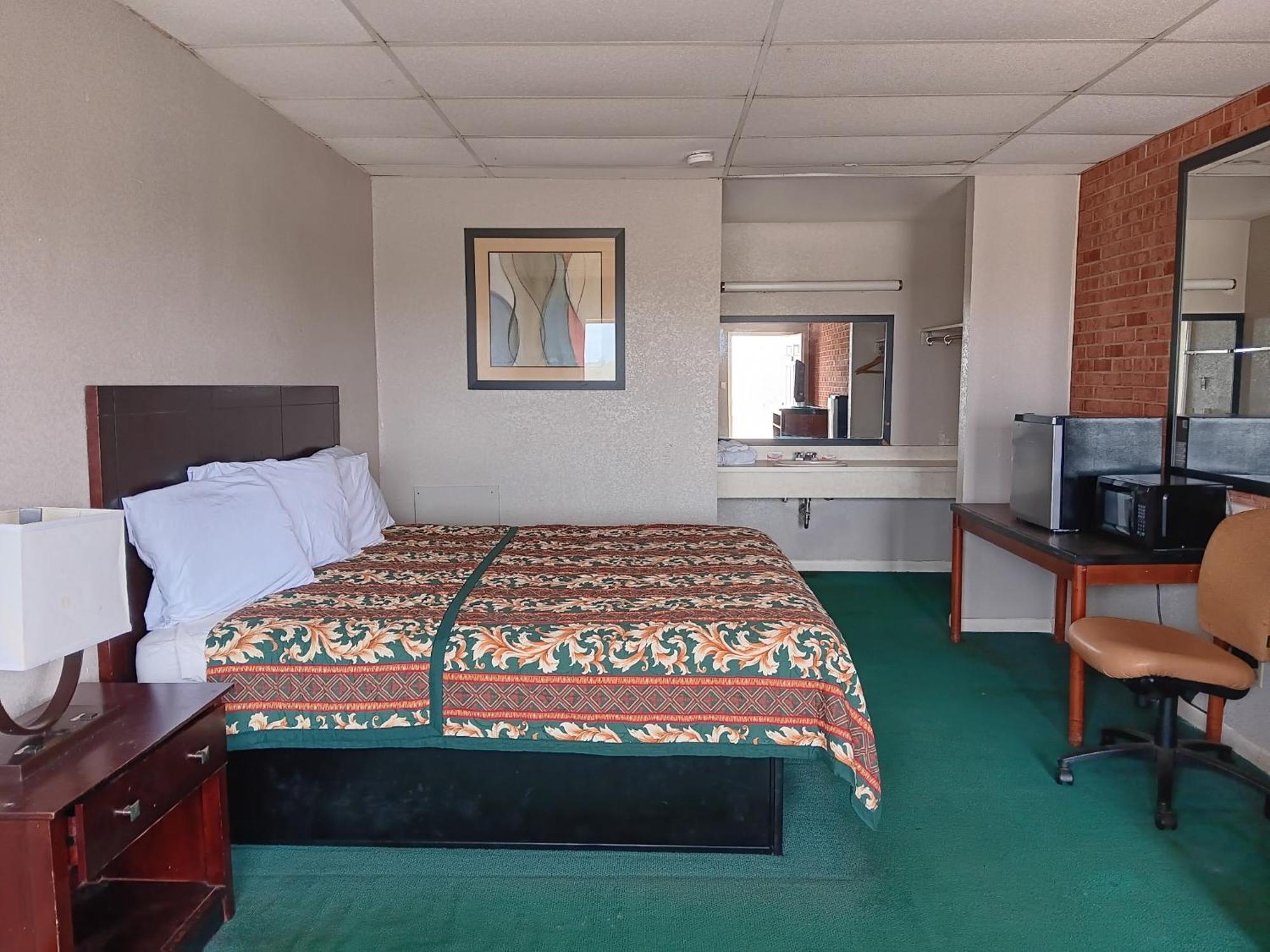 Oyo Sheldon'S Motel And Restaurant Keysville Экстерьер фото