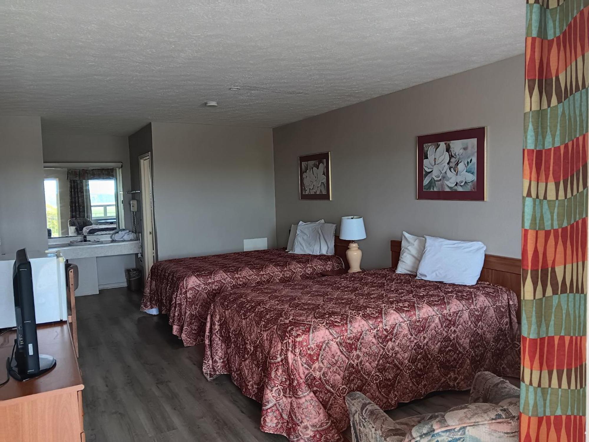 Oyo Sheldon'S Motel And Restaurant Keysville Экстерьер фото