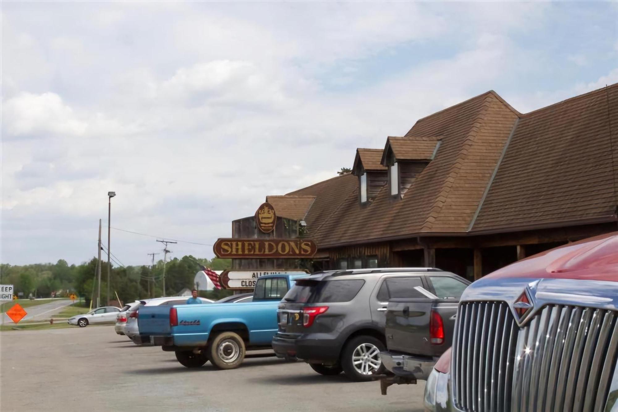 Oyo Sheldon'S Motel And Restaurant Keysville Экстерьер фото